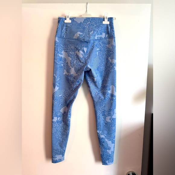 Nike leggings. Size M. Brand new. - Picture 2 of 2